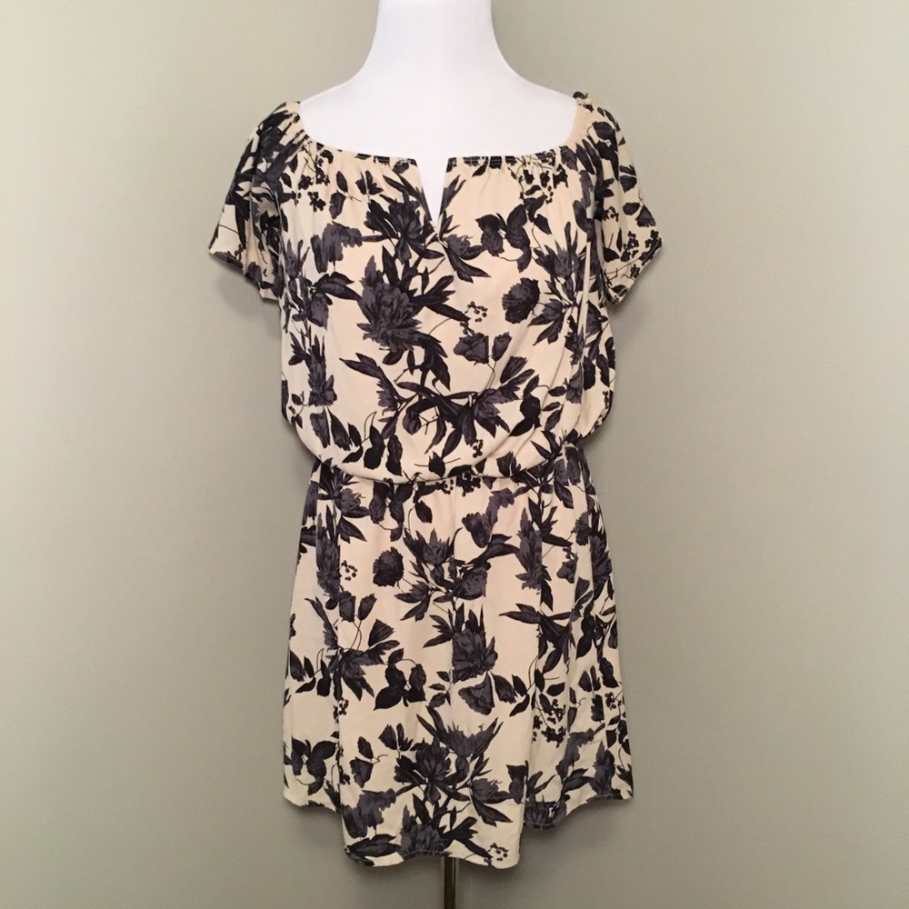 NWT CHELSEA & VIOLET Floral Dress